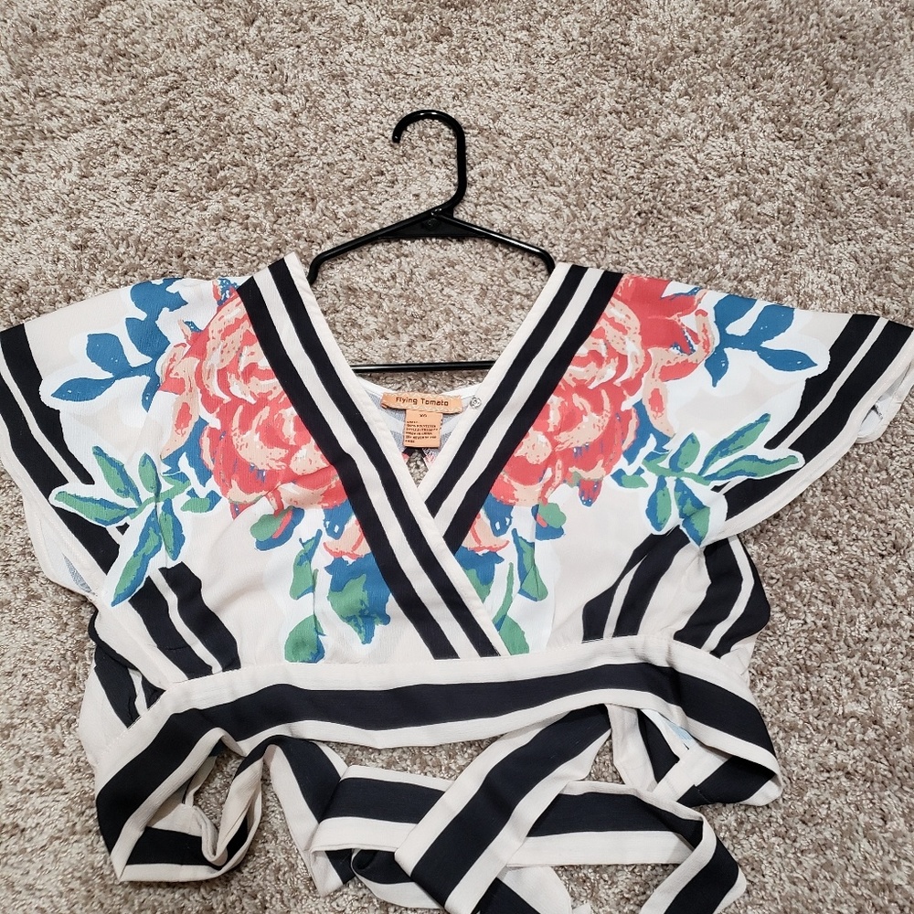 Flying Tomate blouse